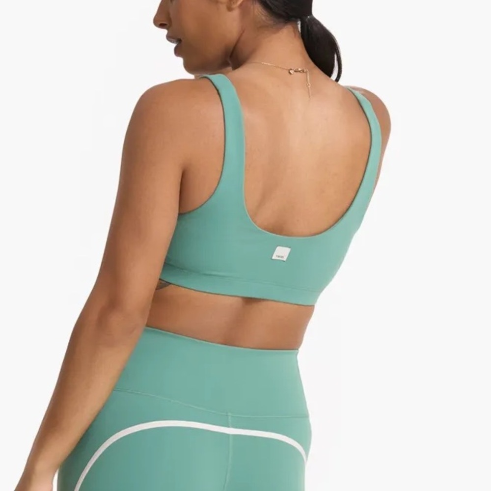 Vuori daily bra celadon green size xs